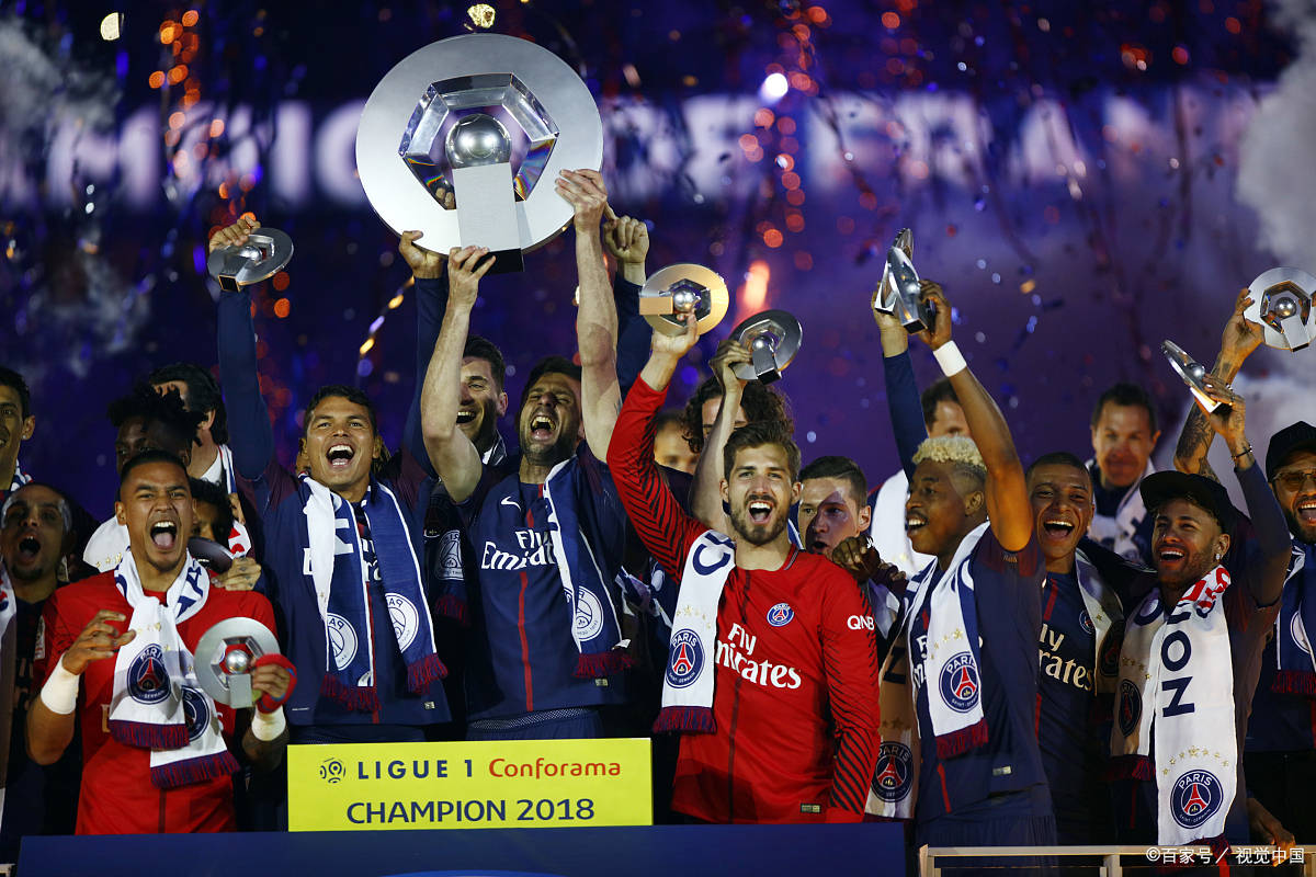 埃因霍温发布备战花絮；集结日远射贴柱；法国杯任务艰巨；更衣室氛围转暖 