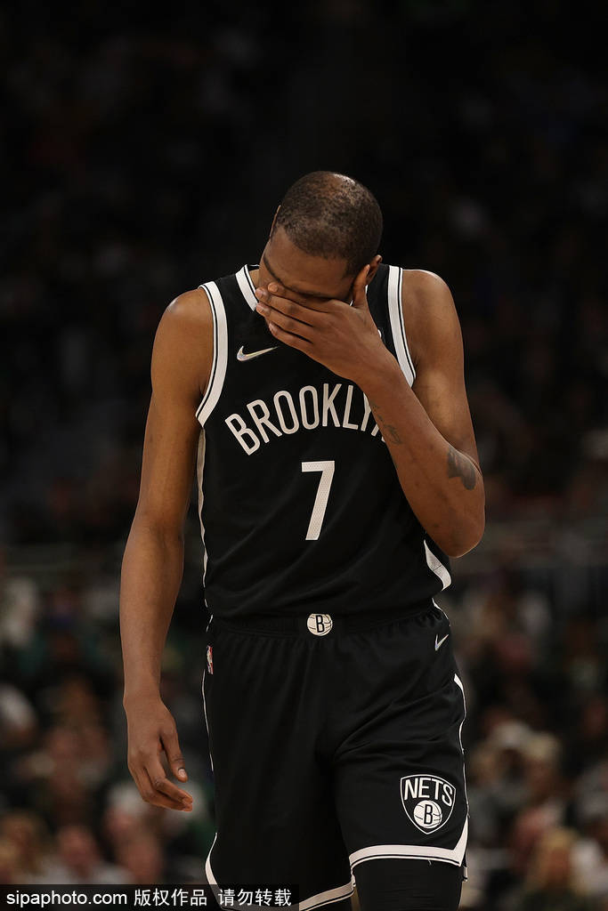 包含波尔图内部会议纪要流出：关键时刻主帅复盘；NBA常规赛使命明确；赛季目标并未改变的词条