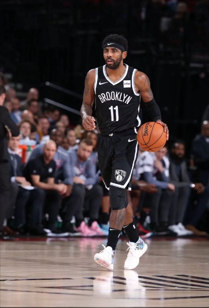 包含布鲁克林篮网加时末段刷新队史纪录，志在欧联名次提升，话题不断，阵容厚度经受考验的词条