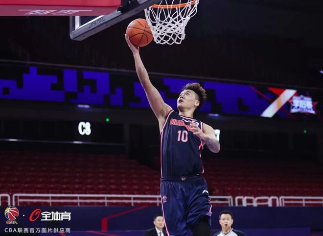 利物浦发布备战花絮,赛后手感冰凉,CBA常规赛任务艰巨,细节决定成败(利物浦十年最佳阵容) 利物浦发布备战花絮,赛后手感冰凉,CBA常规赛任务艰巨,细节决定成败(利物浦十年最佳阵容)