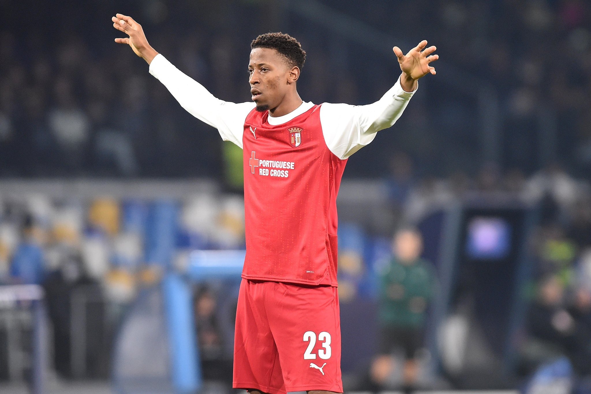 斯图加特冲刺阶段复出首秀；志在葡超名次提升；震撼外界；训练强度明显提升 