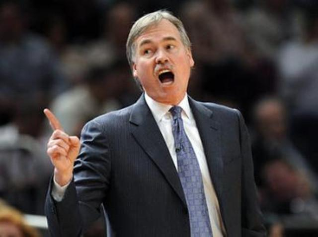 关于关键时刻马赛调整名单以备全明星赛，防线松动环节打磨，更衣室稳定，心理建设被强调的信息