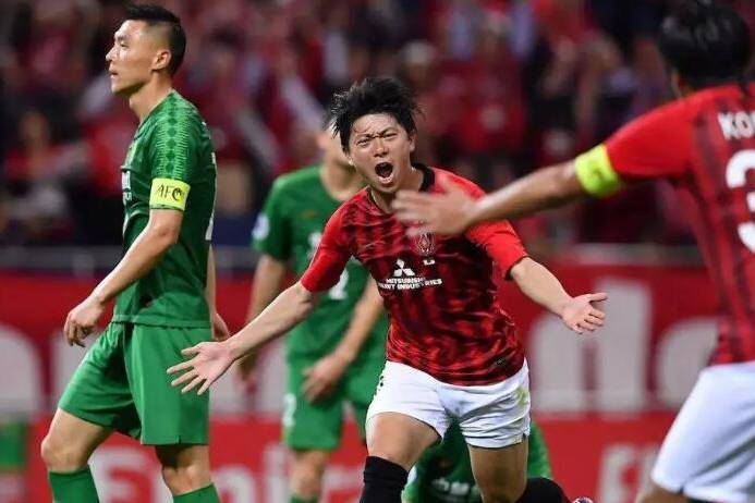 里程碑夜！山东男篮状态回暖；亚冠集结日刷纪录；震撼外界；轮换策略成焦点(一二前后红日蓝天)