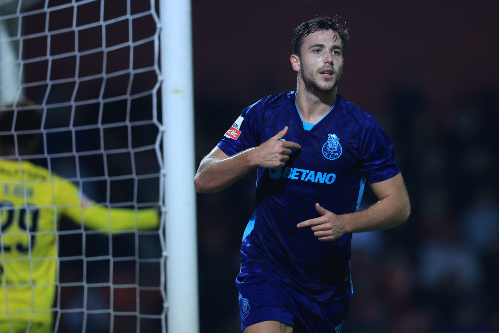 葡超倒计时,波尔图关键时刻回应争议,细节引发关注,更衣室稳定,细节决定成败(葡萄牙国民vs波尔图延期最新消息) 葡超倒计时,波尔图关键时刻回应争议,细节引发关注,更衣室稳定,细节决定成败(葡萄牙国民vs波尔图延期最新消息)