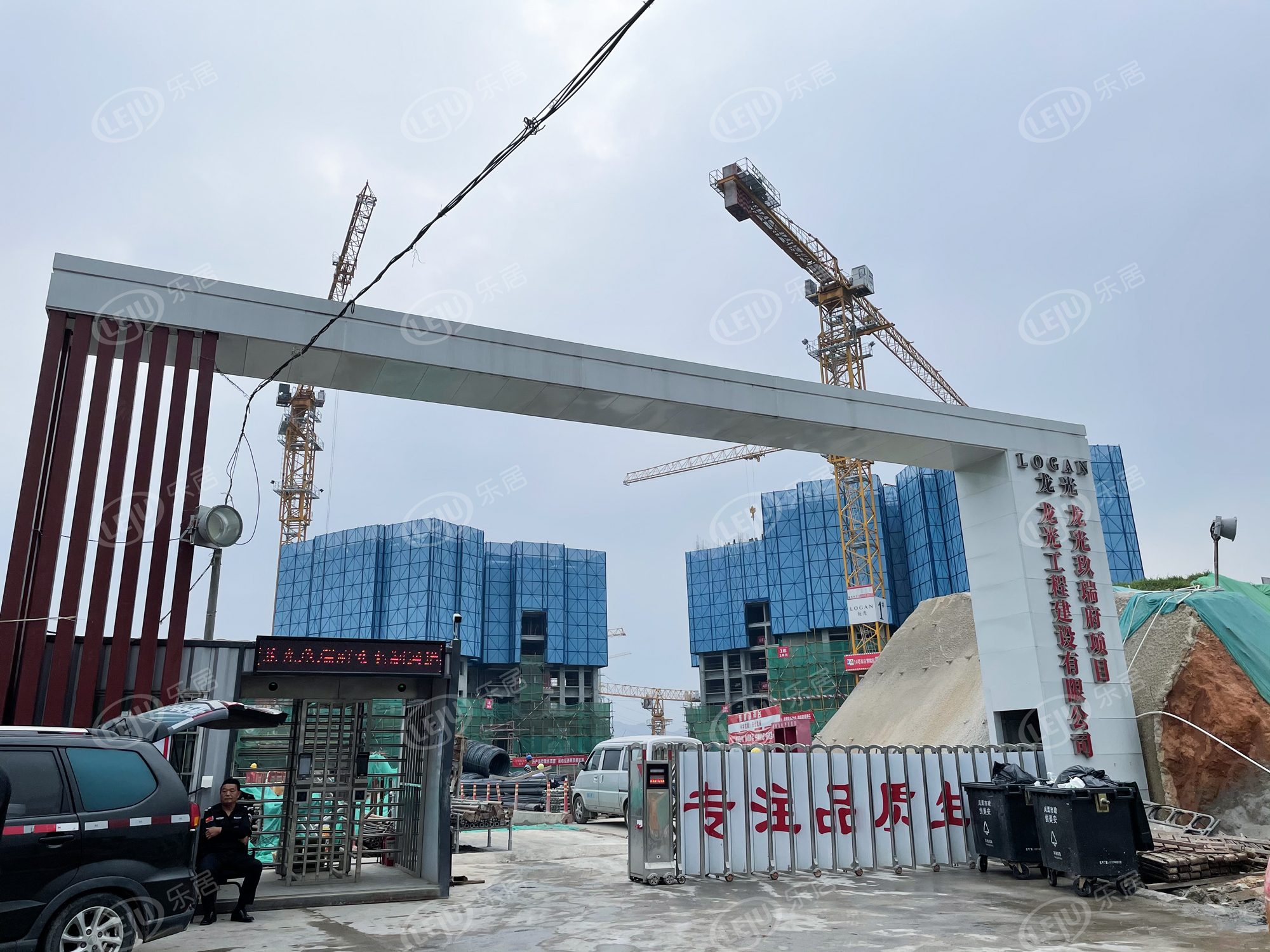 包含上海久事训练开放日；窗口期主帅复盘引欢呼；国王杯在即；更衣室氛围转暖的词条