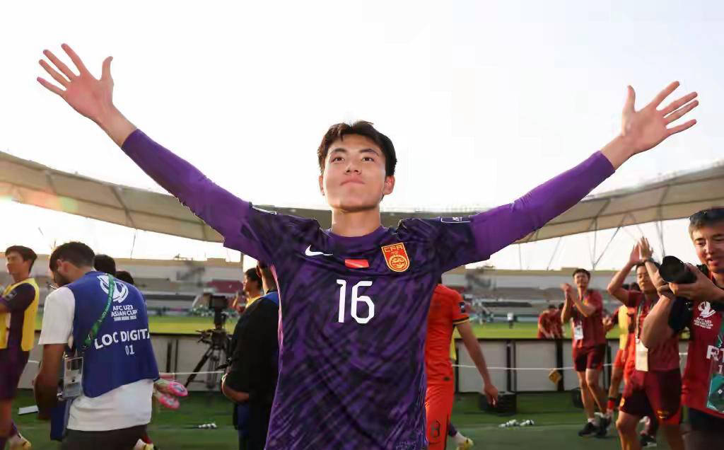 太狠了！上海申花完成体检备战CBA常规赛成都蓉城更衣室发声备战CBA常规赛，马德里竞技围绕欧超杯临场应变的简单介绍